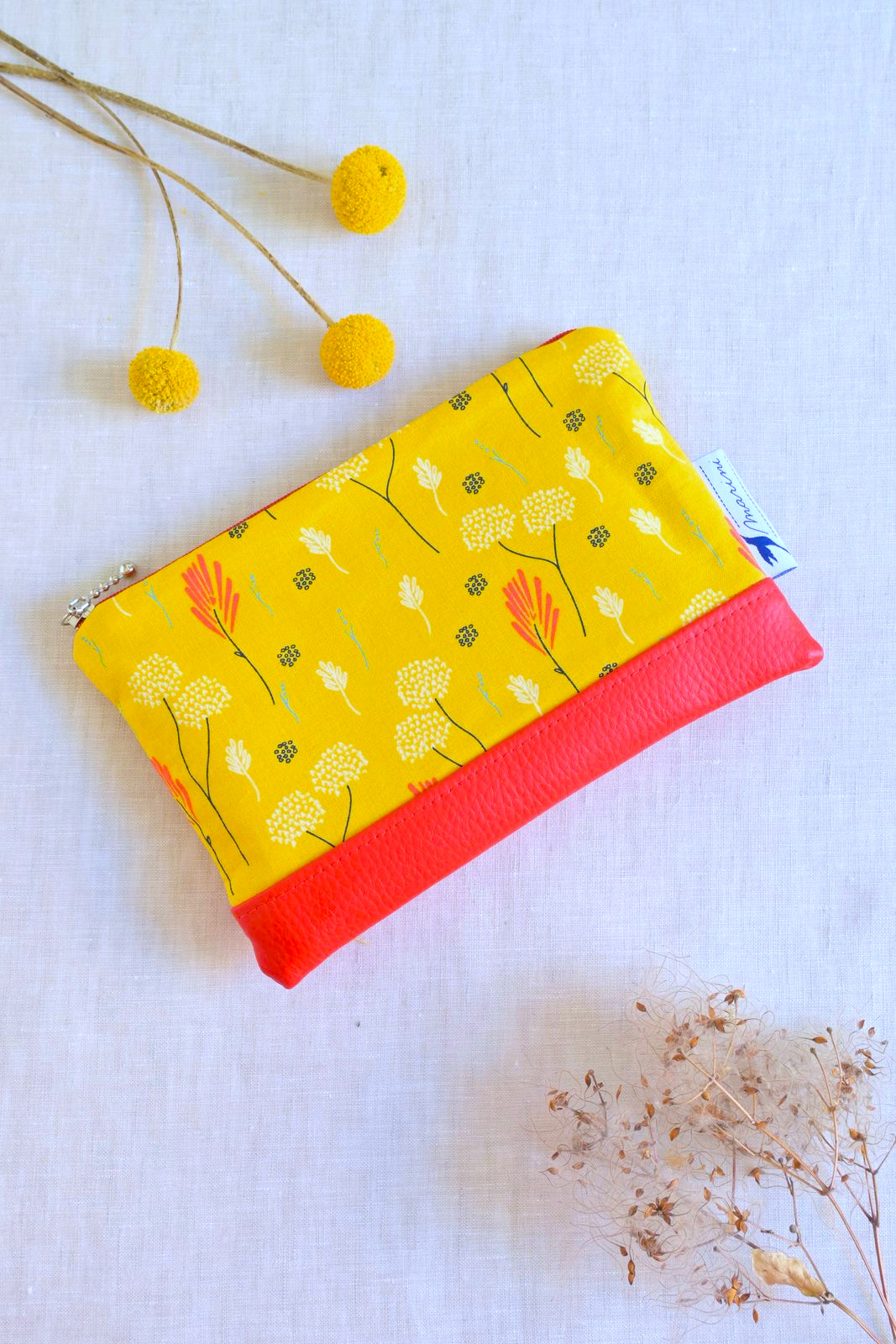 kosmetická taška žlutá malá