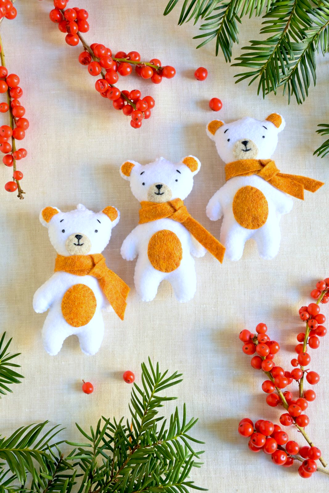 bílý vánoční medvídek