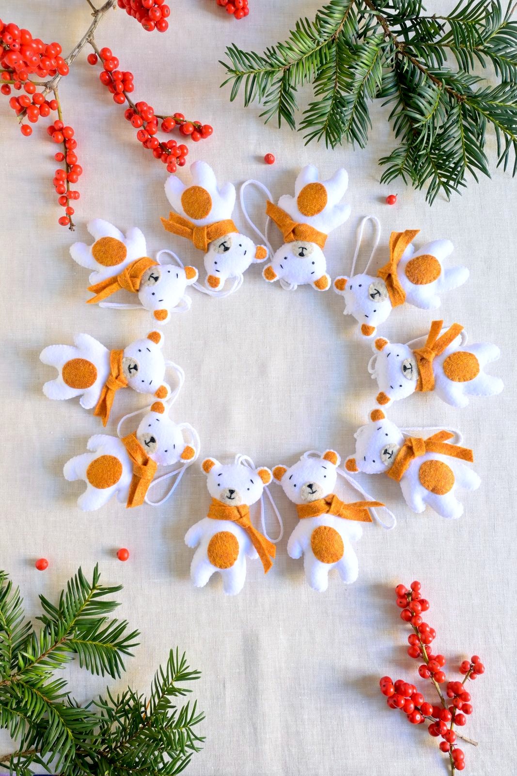 bílý vánoční medvídek