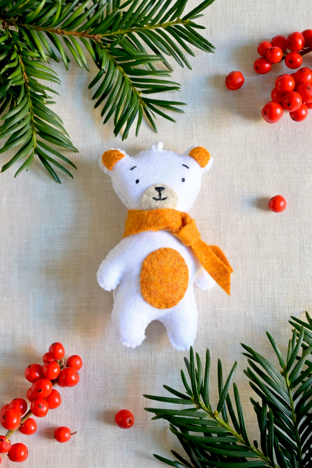 bílý vánoční medvídek