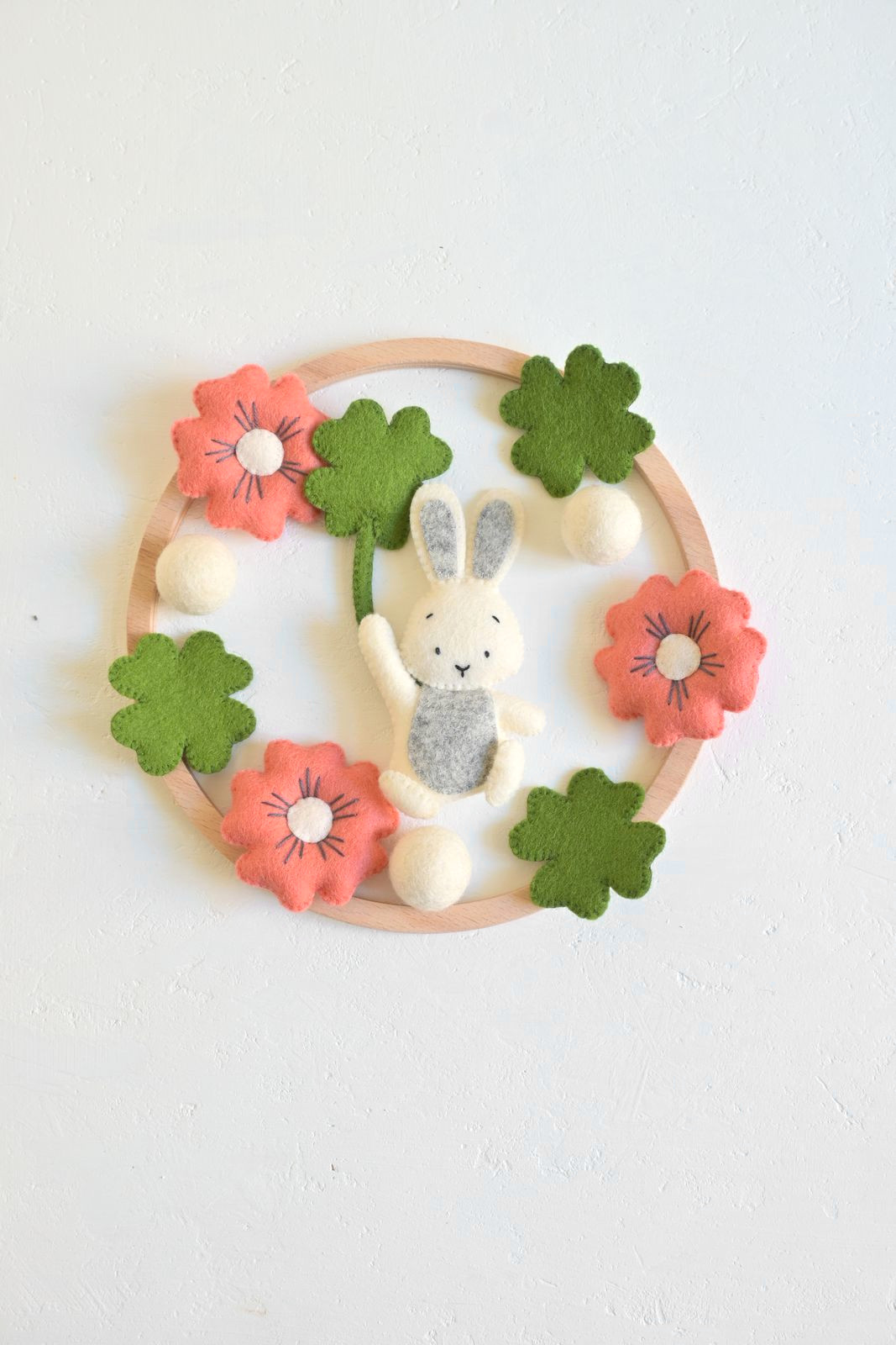 kolotoč s králíčkem a čtyřlístky