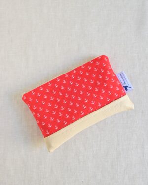 červená námořnická taška