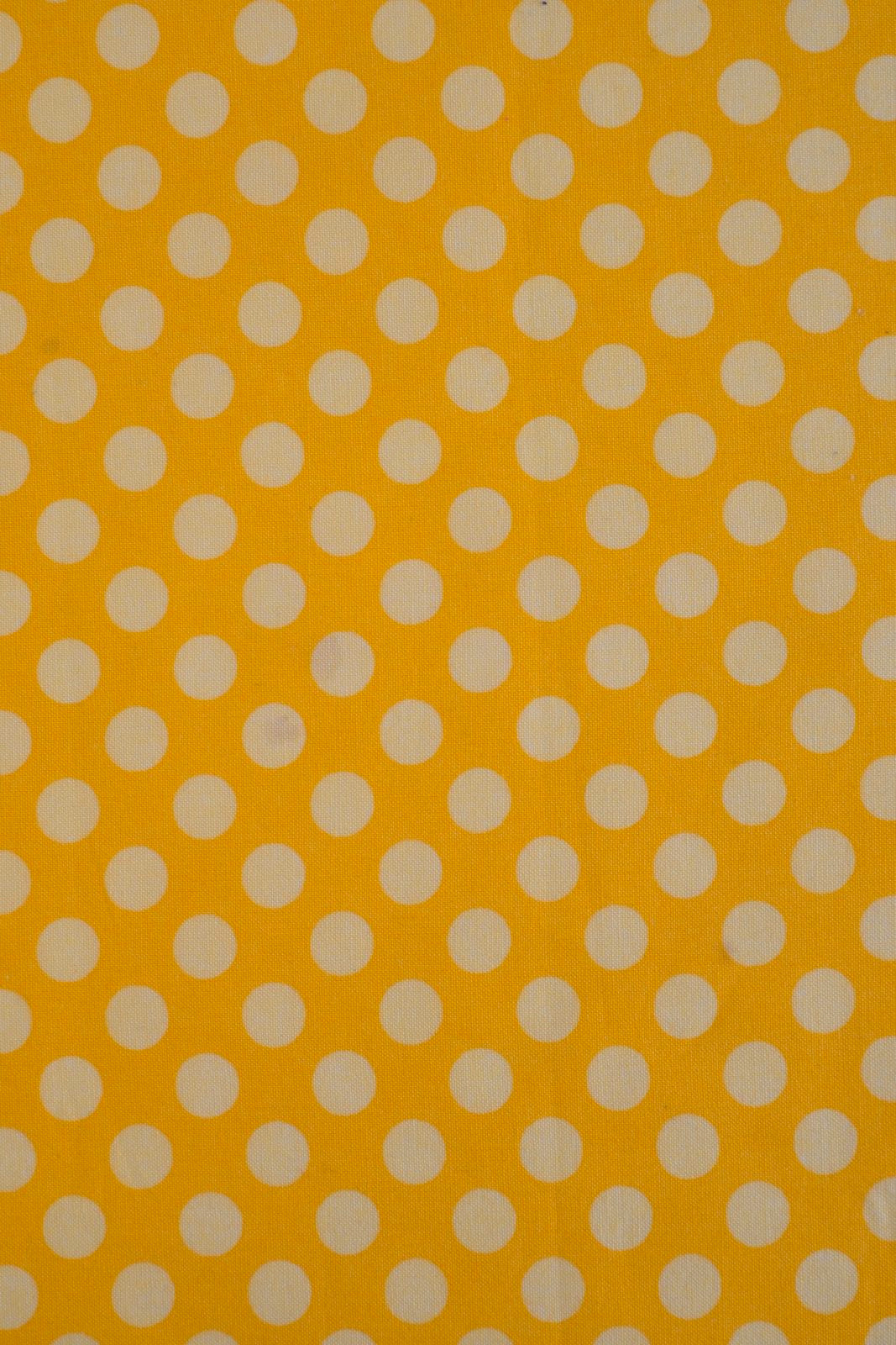 podšívka žluté puntíky na žluté